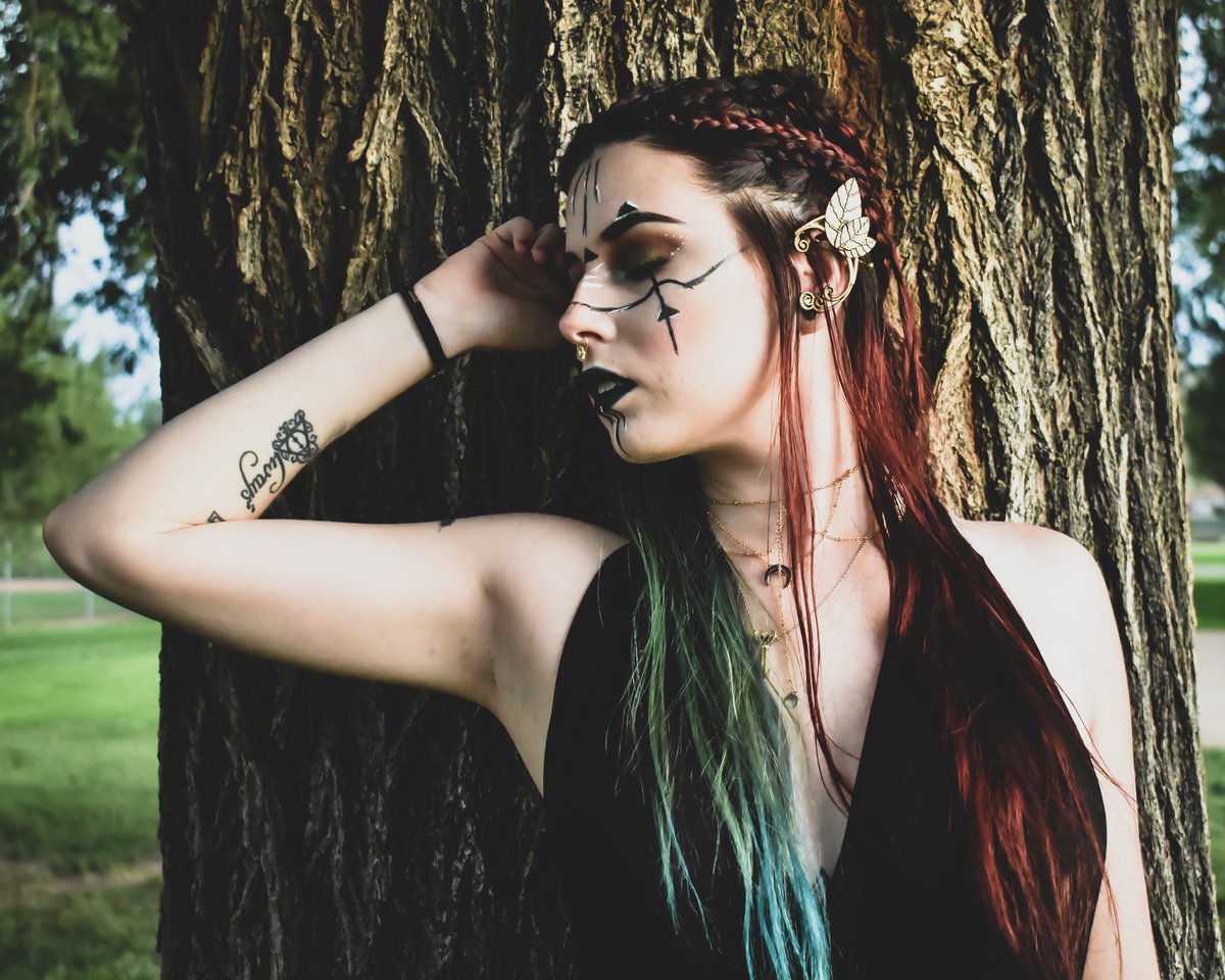 UriDPhotography's tweet photo. Dancing in the sunlight ☀️💀
DM me to book your next shoot! 📸
#UriDPhotography #ForAllYourPhotoNeeds #Photography #Photographer #Photo #Photoshoot #PhotoOfTheDay #Colorado #ColorfulColorado #ImagineCreateRepeat #GothGirlSummer #GothBabe #Elf #ElfQueen #Fantasy #TooHotTooHandle https://t.co/UQTH87SesB