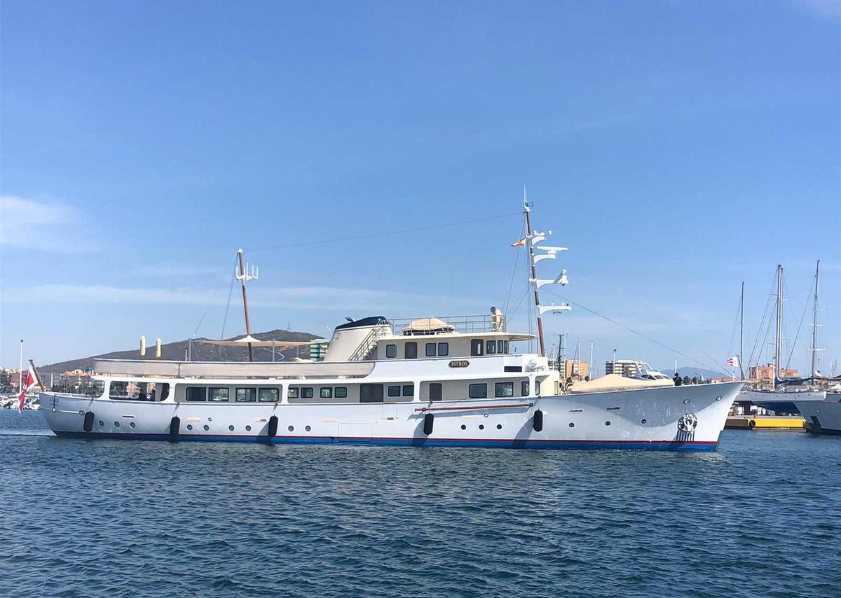 Dutchyachting's tweet photo. The 42.06m/ 137’1” #Istros, which had an extensive #refit in #Makkum, arrived in #Alcaidesa #Marina in #Spain last Saturday. Photo by @DannyWheelz on Instagram. https://t.co/BsZfhvyfIV