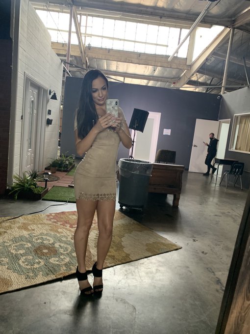 A little fun on set from @girlswaynetwork yesterday 💕 https://t.co/Td5CB0w5NE<a class="tags" href="/tag/girlswaynetwork">@girlswaynetwork</a><a href="/tag/mvsales"class="tags"><span>#mvsales</span></a>