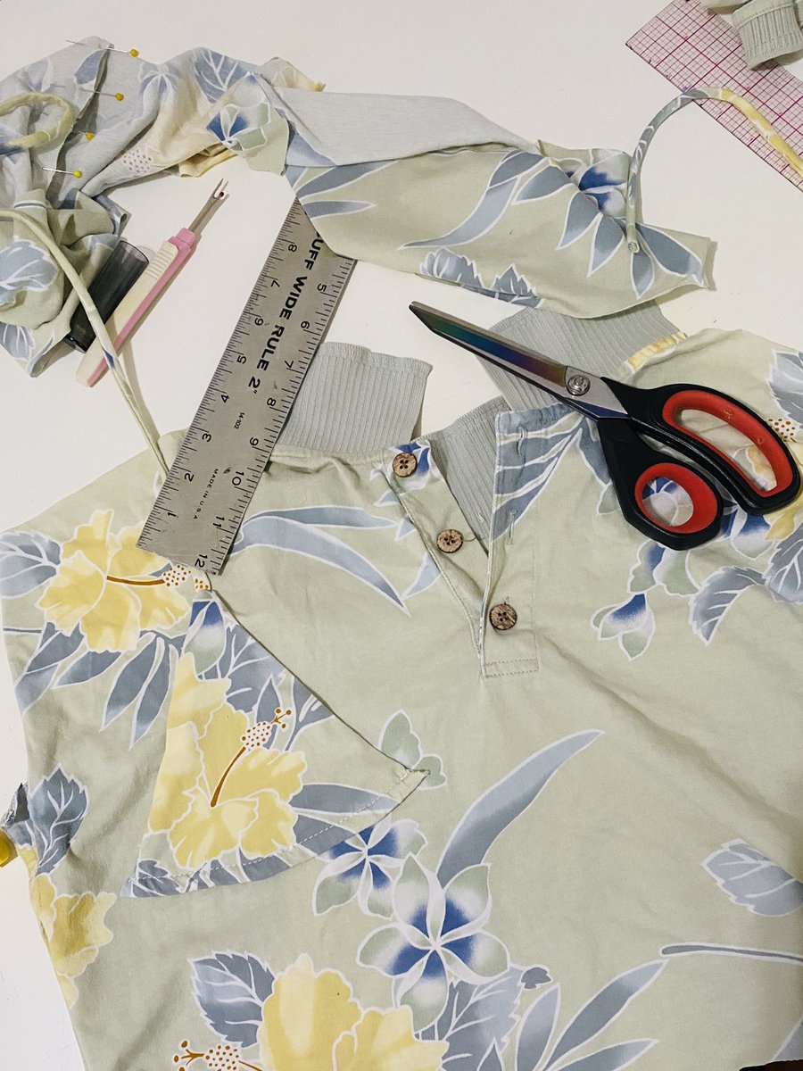 simpsveryown's tweet photo. Vintage Tommy Bahama polo into a 2 piece bikini top and short set.

It doesn’t cost to retweet my art or however people say it 😂 jk tho retweet if you feeling it. https://t.co/zDKNMYZo3X