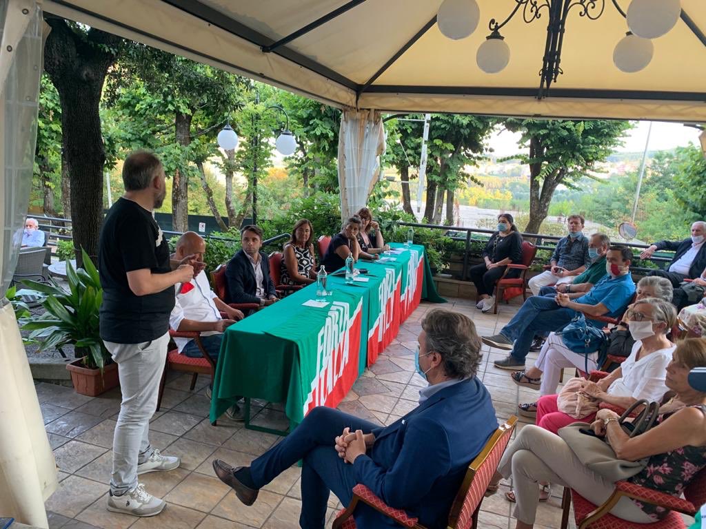 renatapolverini's tweet photo. Oggi giornata di #campagnaelettorale in #Toscana #toscana2020 #elezioniregionali #elezioniregionali2020 #navacchio #pisa #piancastagnaio #abbadiass #chianciano #firenze https://t.co/JhqepEY1NV