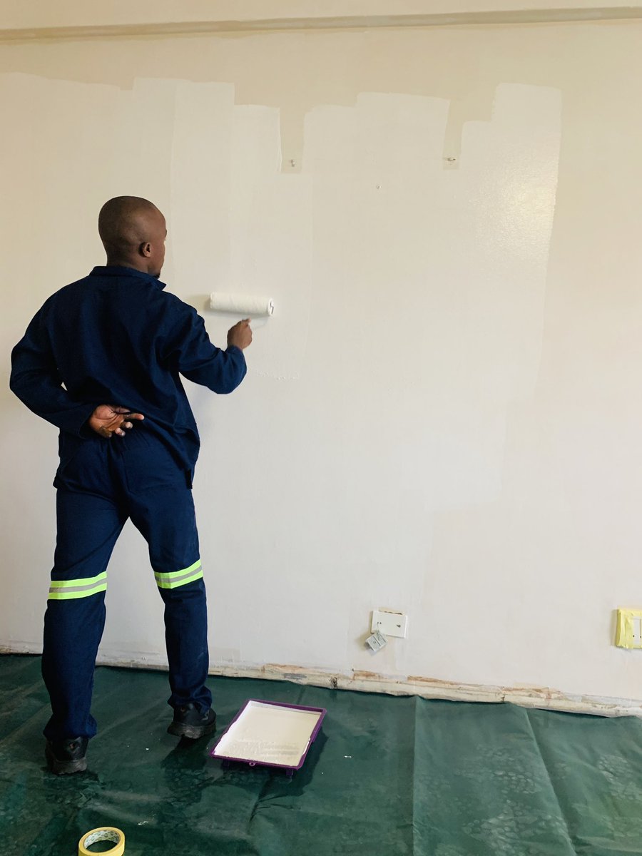 Ndiks17's tweet photo. Renovations renovations as we paint and prepare our holidays home. @pstokvel @oGatsheni17 https://t.co/Z7IucpHlLE
