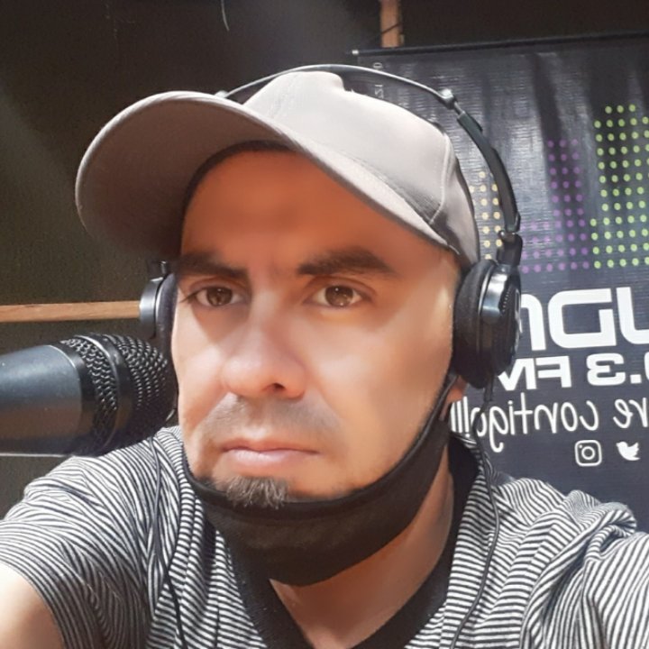 jjcomunica1's tweet photo. Mientras pensaba en cuándo podría volver a casa, también me cuestionaba si volvería a tener una oportunidad en mi país, en mi área.
El 29 de diciembre llegué a Mérida nuevamente. Hogar dulce hogar.
En enero volví a @TDF993 y casi lloro antes y después de mi primera transmisión. https://t.co/EjD6ku4oD8