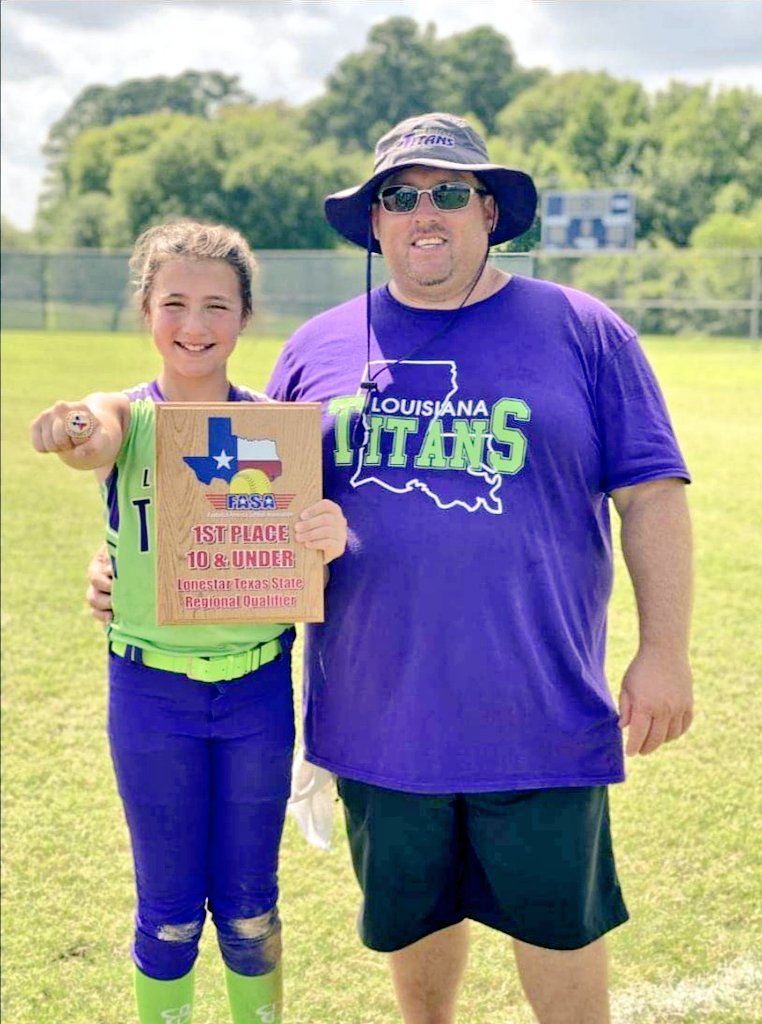 annboone1's tweet photo. My girl #4 Proud Big Momma🇺🇲🤍✝️💜🥎🙌
#milli
#louisianatitans09morvan 
#myallaroundfavoriteplayer
#USA
#PRISM
She has been nominated to play #allstate and #allamerican
#IBELIEVE 
#GodsPlan https://t.co/ElZ0arhNN4