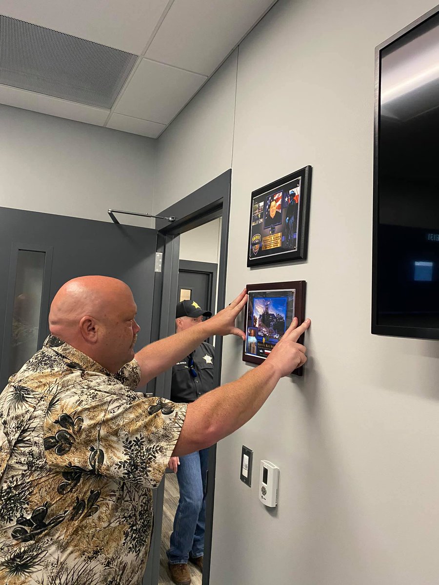 ComalCountyTX's tweet photo. It’s move in day.
Our Corrections Department staff has started to move into their new home at the Comal County Jail. https://t.co/mAw4DwcV26