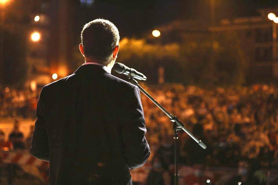 enzoq69's tweet photo. Ieri la piazza brillava con tante stelle
#CoratellaSindaco 
@luigidimaio 
@AntoLari1986 
@micora68 
@AvvGraziaDiBari 
@GiuseppeDAmbro1 https://t.co/p0cRFvwvCm