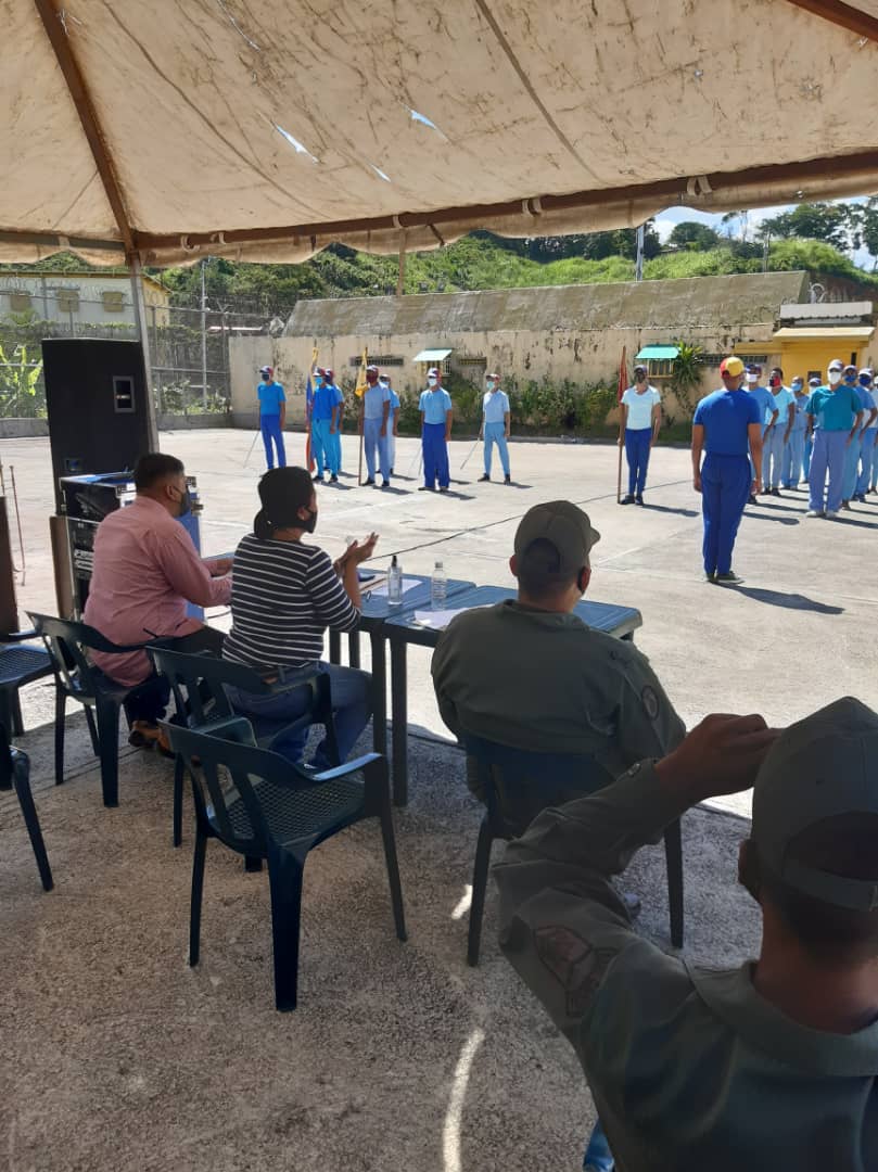 mirelct's tweet photo. #Hoy se llevó a cabo jornada de atención jurídica en las instalaciones del Internado Judicial Rodeo II y III, coordinada por el Despacho del Viceministro de Atención al Privad@ de Libertad @KevinAviladdhh y la Dirección de Familia @ler1972 @NicolasMaduro @irisvarela https://t.co/kIxzDIrz8H