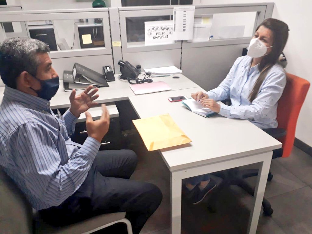 En #Guayaquil, nuestra Directora Técnica Zonal 8 <a href="/VaneAlvarez1/">VaneAlvarez</a> mantuvo reunión con representante de la 'Conapmon' Jorge Cagua, en atención a la propuesta de fortalecimiento de capacidades para el sector agrícola de la #EPS de #Guayas, como parte de la #RutaDeFomentoEPS.