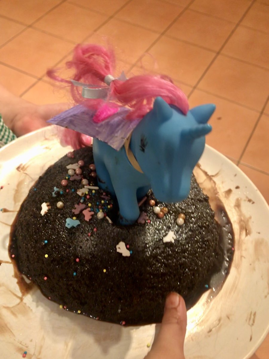 mini_rolls's tweet photo. @bentleystpauls Aurora’s been desperate to make this unicorn superhero cake! She’s so pleased as she done it with only a little assistance. The unicorn has special frozen rainbow powers! 🦄🧊🌈 #mylearning 5 points please. https://t.co/gaBRvs6k0a