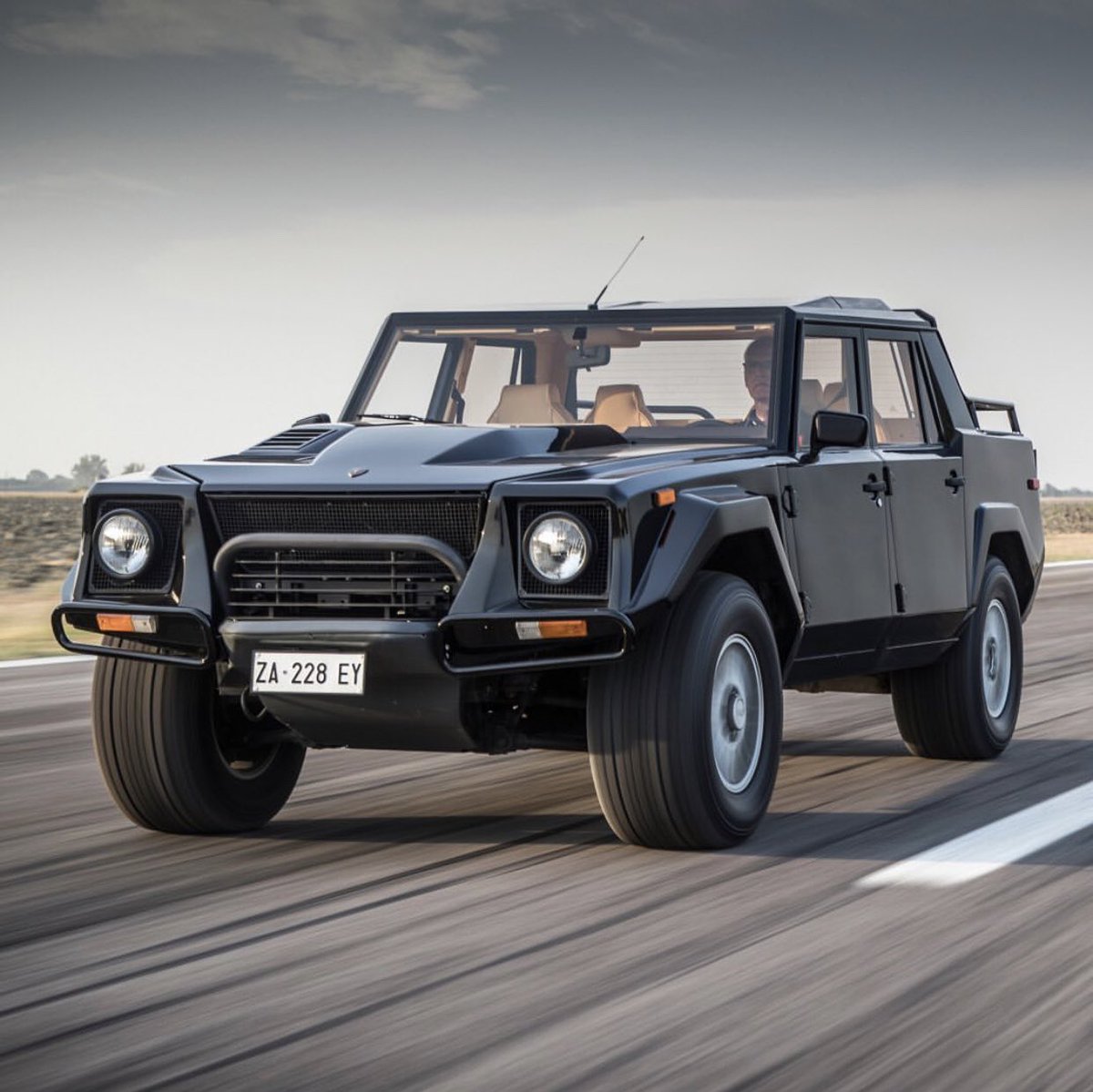 Lamborghini LM002. What’s your thoughts on this vintage truck? 

#lamborghini #supercar #madcars #luxurylifestyle #model #essex #london #luxurycarhire #carswithoutlimits #italian #germany #supercarlifestyle #amazingcars247 #supercarsdaily700