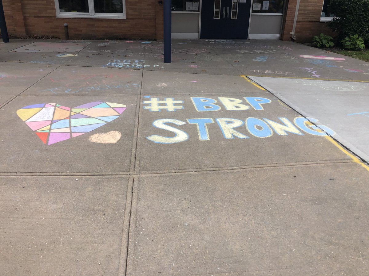 cyn2526's tweet photo. Today was the first full day of school since March. While walking into school, these are just a few pics of what I saw! I love our community! It was so greatly appreciated and touched so many hearts! THANK YOU! @BBPSchools @BBPSupt #BBPConnections 
 💙💛#BBPSTRONG 💙💛 https://t.co/iA4dpg5PUa