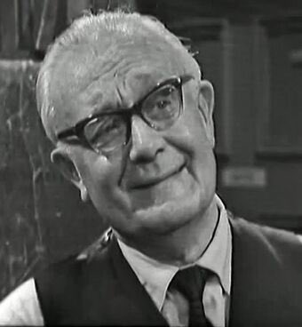 40. Jack Walker. The genial landlord of the Rovers during the ‘60s. His relationship with wife Annie was a joy to watch. Lots of kindly bickering but one of the most devoted couples in the show’s history. I’m sure he’d rate even higher had I seen more of his episodes.  #MyCorrie60