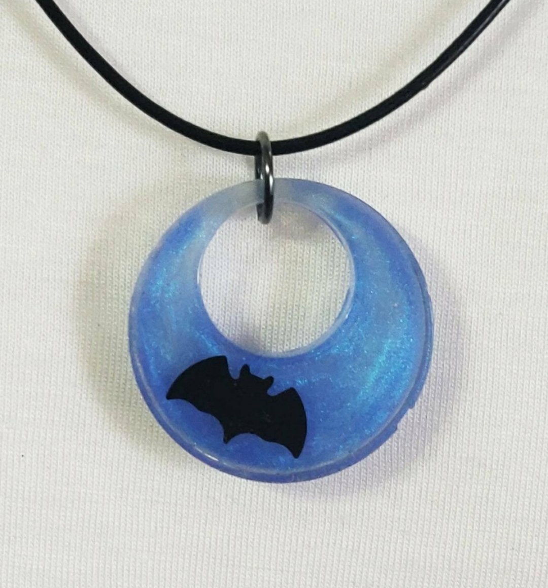 InForASpell's tweet photo. One of my favorite pieces:
Temperature color changing pendant.
White when warm, blue when cold.
π https://t.co/qwjiNNq2LT
#InForASpell https://t.co/j5QwUH1PeX