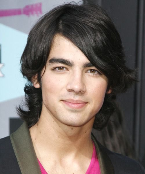 Joe Jonas, but as you scroll, his hair gets longer; a thread