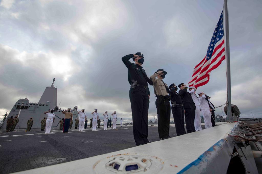 USNavy's tweet photo. #ICYMI: Commands from across the #USNavy fleet held ceremonies and remembrances to honor those who lost their lives on the Sept. 11th attacks. #HonorTheFallen 

WE WILL #NEVERFORGET. https://t.co/NiHHMKgmIk