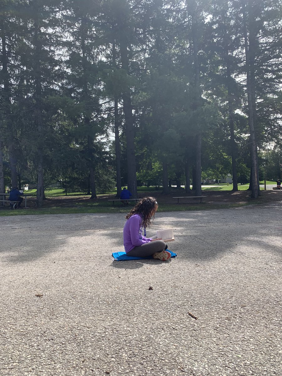 lihodgins's tweet photo. Nothing like reading in the beautiful outdoors! https://t.co/s0ETuKVxRG