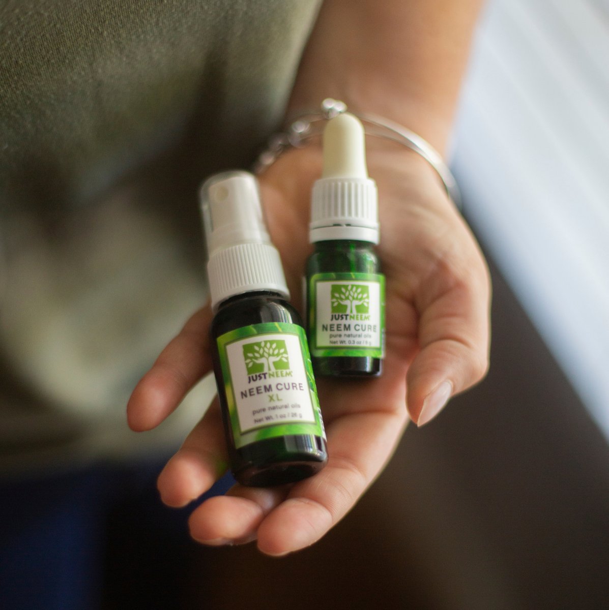 justneem's tweet photo. It's #NationalEczemaWeek, and we know how frustrating it can be to find products that battle eczema and actually work. We think the best way to treat your skin is with all-natural, clean products. Shop our favorites for healing dry skin and eczema here: https://t.co/w8uNLY831r https://t.co/eXBl0lgohK