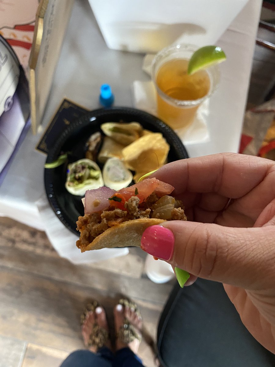 lorilatch's tweet photo. My weekend included a huge pizza at @Moontowerpizza Burleson and tiny tacos at @Blue_Mesa_Grill Fort Worth. It’s probably time for a juice cleanse now... but soooooo worth it! #dfweats #dfwfoodie #pizza #tacos #tinytacos #giantpizza #fatkidprobs #foodadventures https://t.co/w3zbJJjvnk