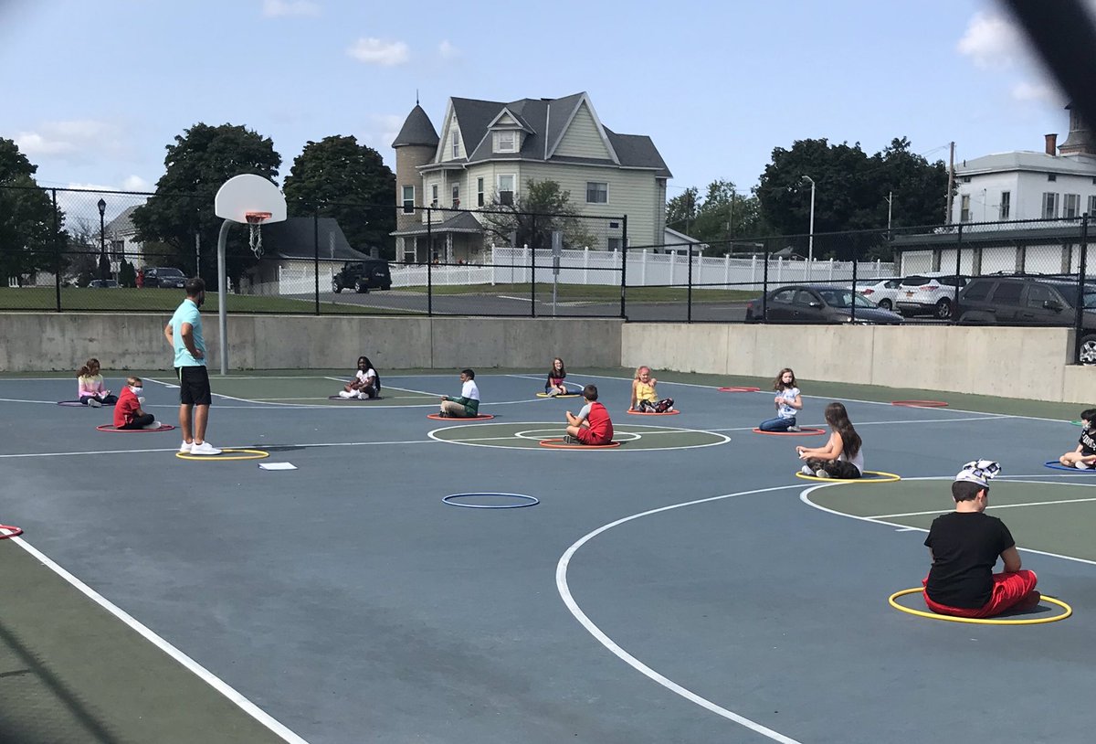 principalvsgs's tweet photo. Mr. Izzo having a safe, socially distanced outdoor PE class. https://t.co/pn5oDGmrJC