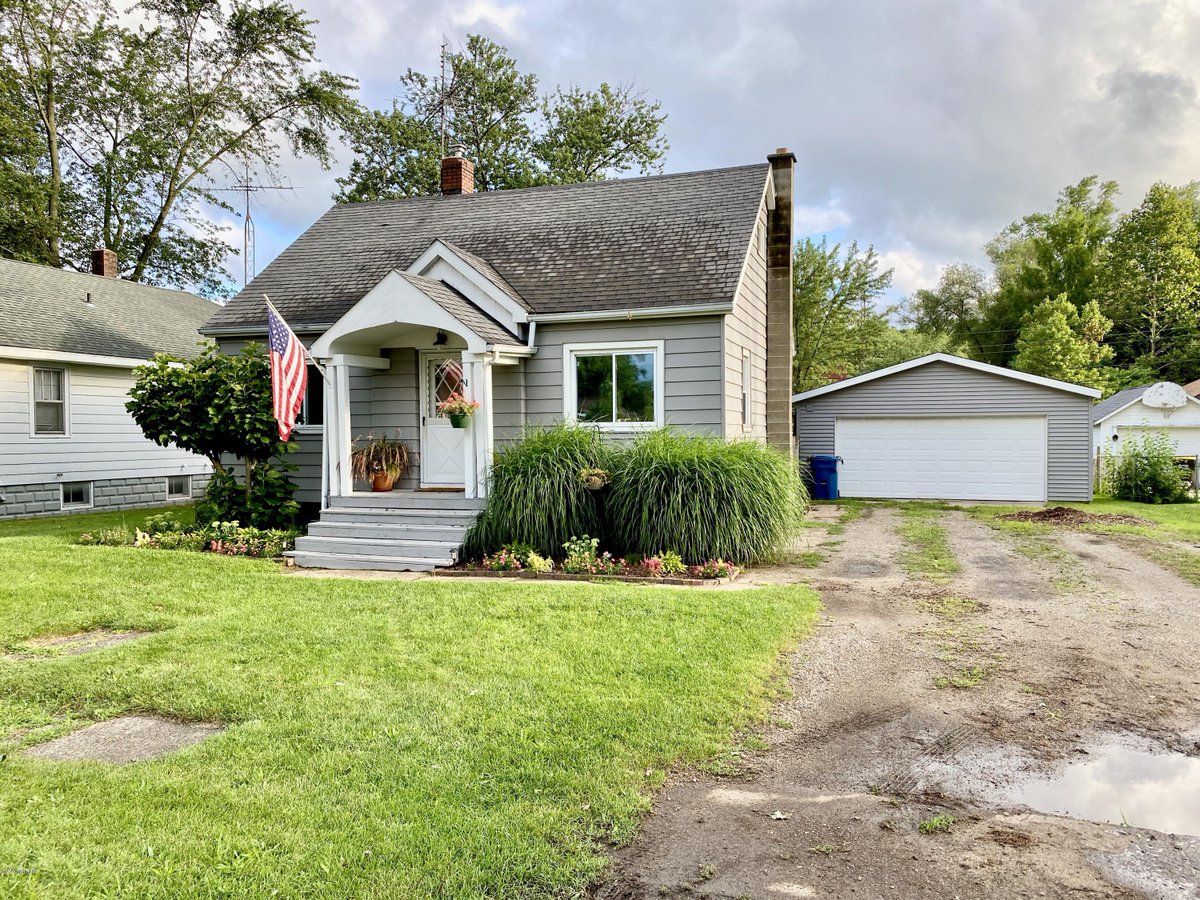 FrazeeTeamC21's tweet photo. 4 hours on the market, and SOLD .... 

Great work, Frazee Team! 

Call us today to talk about YOUR home -- 269.757.2769! https://t.co/D3f1rwSv73