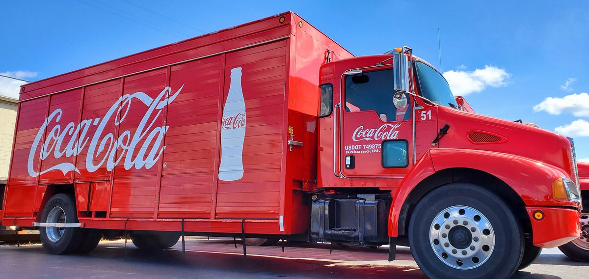 KokomoCoke's tweet photo. Join our team today. We are hiring full time relief drivers at our Kokomo location. Competitive wage, great benefits, cool environment. Hit the link below or share with a friend. #LocalRefresh https://t.co/Mu5ANeQ8F2 https://t.co/AyCqforcBG