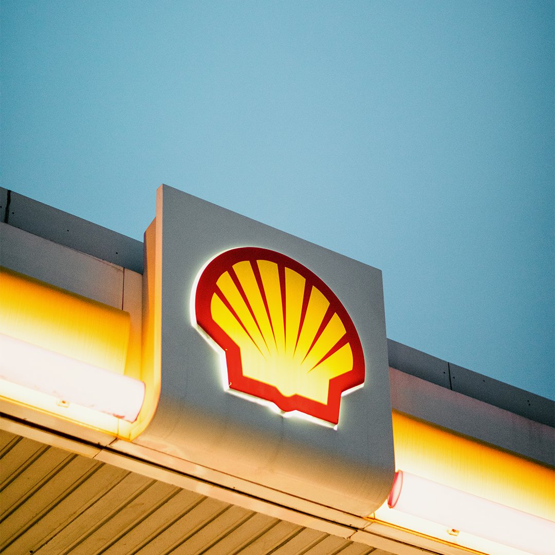 Swissquote's tweet photo. #SQMagazine - “At @Shell, we think that this type of energy has enormous potential and that it will play an increasingly important role over the next decade,” says general manager of Shell Hydrogen, Oliver Bishop. Read the full interview here: https://t.co/27logtLqSq https://t.co/PjoX8hlQcs