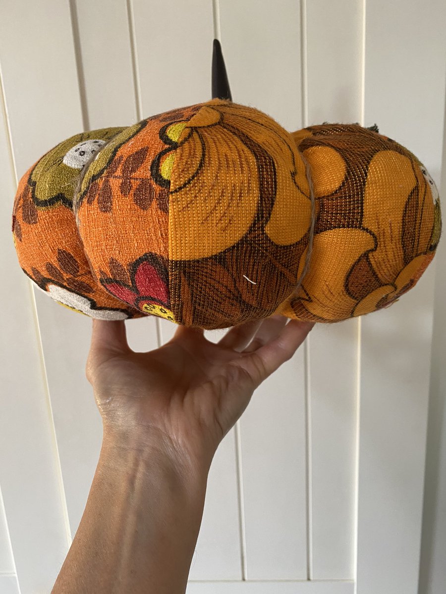 Still learning with twitter but do I look a bit sad retweeting my own tweet? Anyway..... check out my vintage fabric pumpkin which has been added to my Etsy shop. This size is a one off as it’s BIG! etsy.com/shop/littlemis… #inbiz #inbizhour
