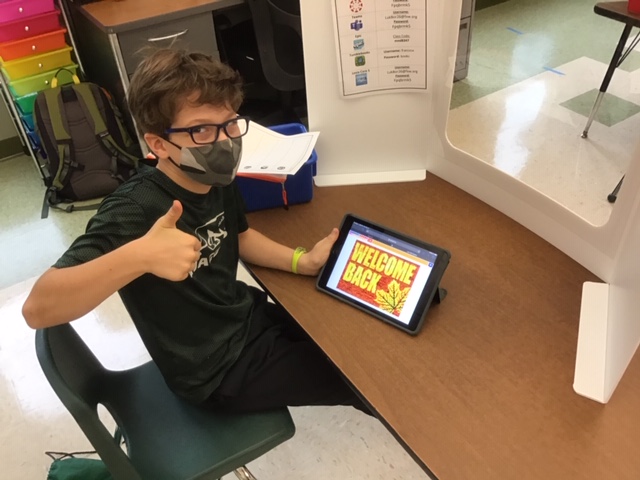 FXWChicago's tweet photo. Our 3rd graders are loving their Library-Music class with Ms. Shannon and Mrs. Weaver! So far their favorite tech tools on their choice board include Padlet, Flipgrid, and Bitmoji classrooms. #FXWExperience #BlendedLearning https://t.co/x0KcCQq73b