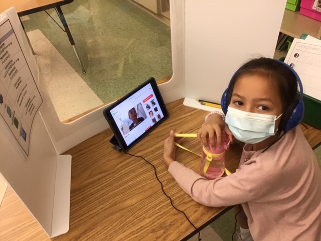 FXWChicago's tweet photo. Our 3rd graders are loving their Library-Music class with Ms. Shannon and Mrs. Weaver! So far their favorite tech tools on their choice board include Padlet, Flipgrid, and Bitmoji classrooms. #FXWExperience #BlendedLearning https://t.co/x0KcCQq73b