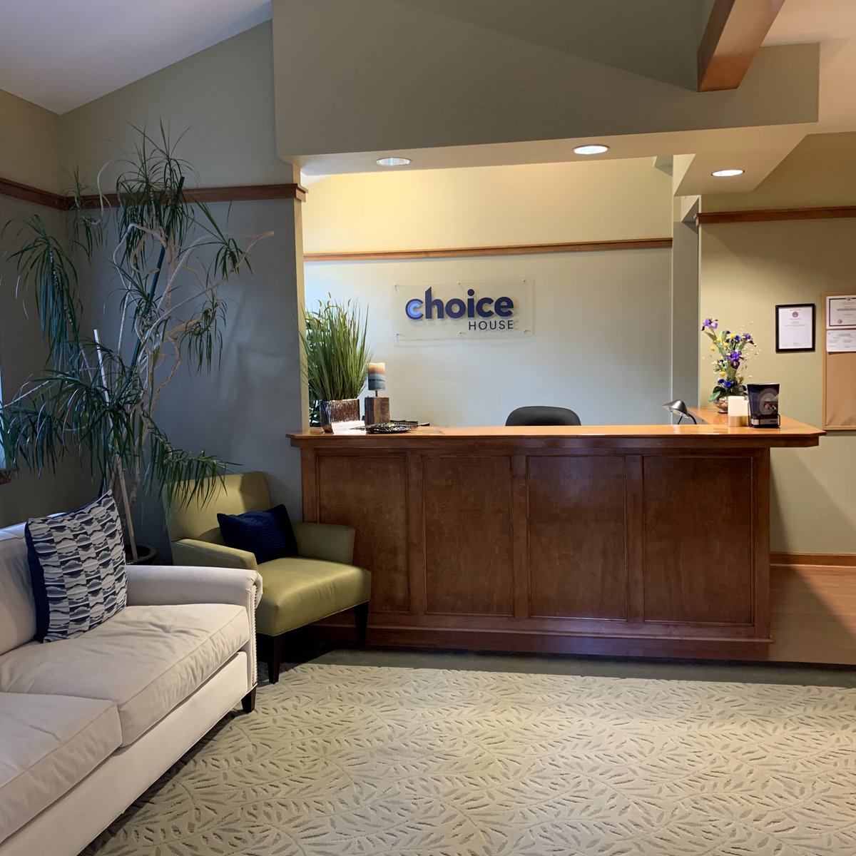 choicehouseco's tweet photo. Our Intensive Outpatient Program is ingrained in our mission to help each individual build a foundation of connection to others in recovery while learning and applying clinical tools. 

Oh, and our programs accept insurance providers. https://t.co/9qr69O6ezK https://t.co/ZDaeQxlv45