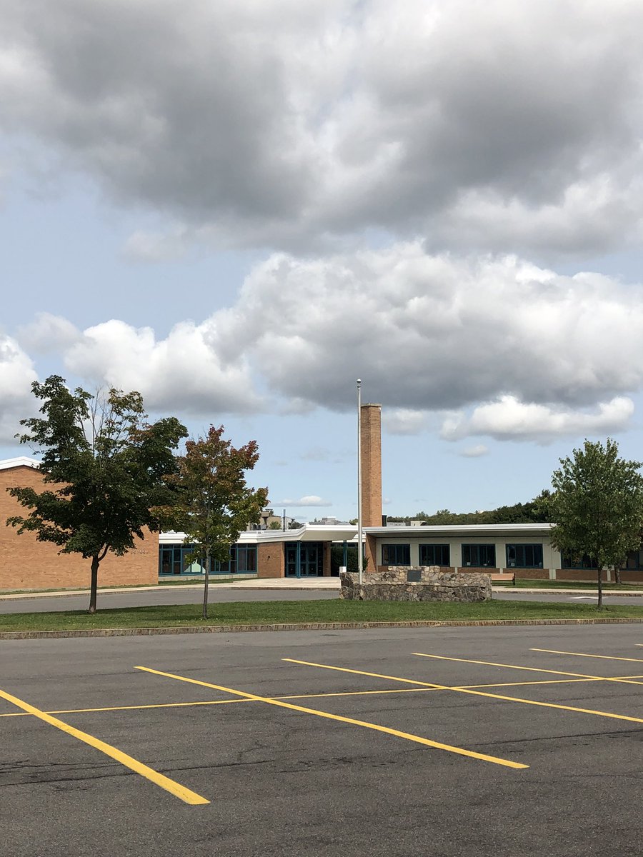 ShantelleSays's tweet photo. On what was supposed to be the first day of school, Jamesville Elementary is empty. This delay to the school year comes after one student tested positive forcing the school to close for deep cleaning and sanitation. #NCCNews https://t.co/5OuNyUwigM