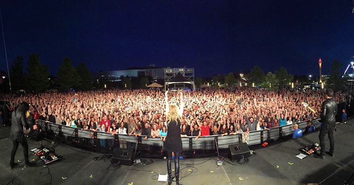 TPROfficial's tweet photo. Riverfest
Little Rock, Arkansas 2015
#deathbyrockandroll #riverfest #littlerock #arkansas #crowdpic #theprettyreckless https://t.co/kkCcepDZEG