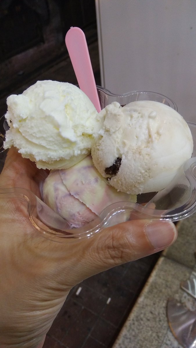 momingfan's tweet photo. 其實仲有好多,不過夜啦
最後比埋個飯後雪榚啦
#DonutsBaba
成日去佢地度食
10蚊2球,15蚊3班,真係邊度搵?
趁夏天未完,食埋佢啦
今個夏天飲凍飲嘅總和,超過由出世到上一年嘅總和了
冬天要飲返熱飲了🚬 https://t.co/fqbkcgMP55