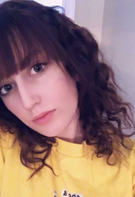 First pic my hair right now, second pic how I&rsquo;m thinking of dying it🤪 comment below what you think I