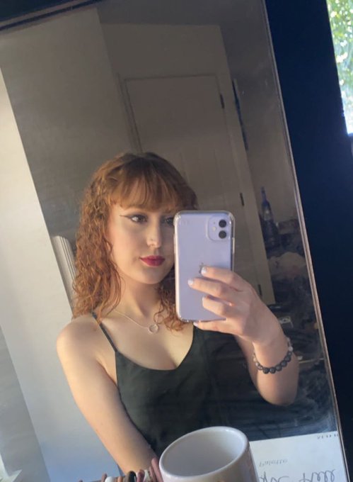 First pic my hair right now, second pic how I&rsquo;m thinking of dying it🤪 comment below what you think I