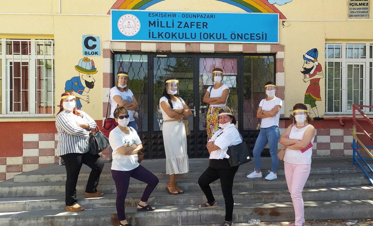 melayda's tweet photo. Ziya Öğretmenim  #Burasıbizde @ziyaselcuk @EskisehirMem @odunpazarimem @hkncrt1 @KursadCeylan @EmineTuc https://t.co/RVssmkM4Th