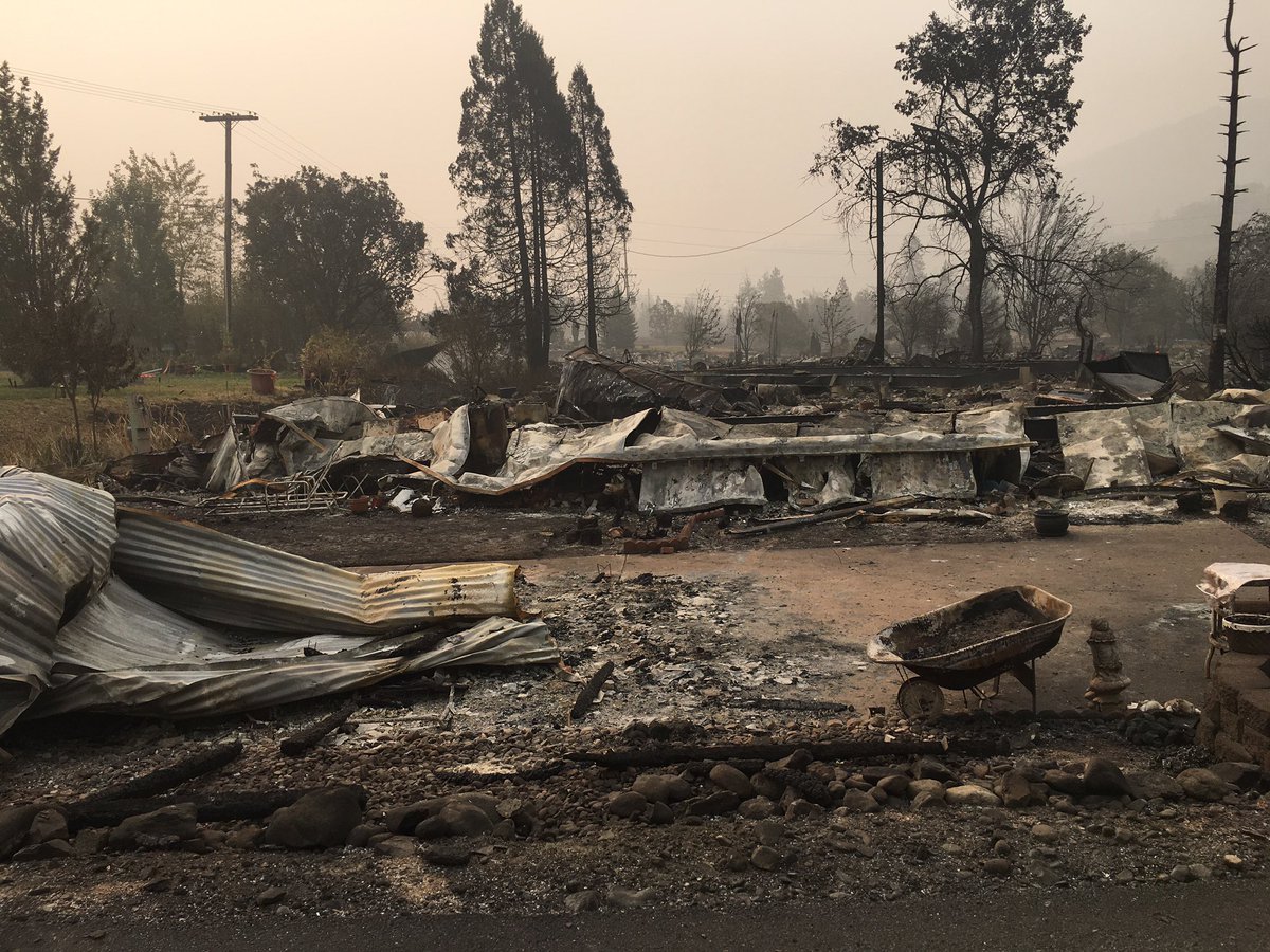 Joe_Zavala99's tweet photo. Cadaver dogs searching rubble of Bear Creek Mobile Home Park in Ashland https://t.co/sZwQVdsrEw