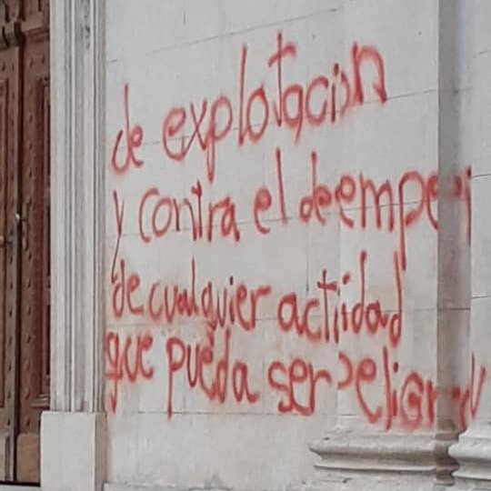 EnLatitud25's tweet photo. 🔘CASO PANTEÓN | Fiscales solicitan orden de captura internacional con fines de extradición para las imputadas en la causa.

📍Mariangela Guidito Abdala Carisimo
📍Paloma Chaparro Panimboza
📍Giselle Noemí Ferrer Pasotti

#L25 https://t.co/K0KHzQx2Ks