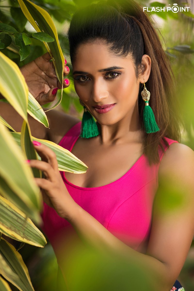 SonalActress's tweet photo. Be unique so you can be yourself. @SonalActress 
📸 @fpcreatives 
#ActressSonalSingh #FlashpointCreatives #MehulShahPhotography #Flashpoint #Sonal #SonalSingh #naturelovers #greenery #floraljacket #pinkswimwear #BlazerStyle #Pinky #Earringswag #pinklove #Earrings #Success #Floral https://t.co/XlhXRqfvUI