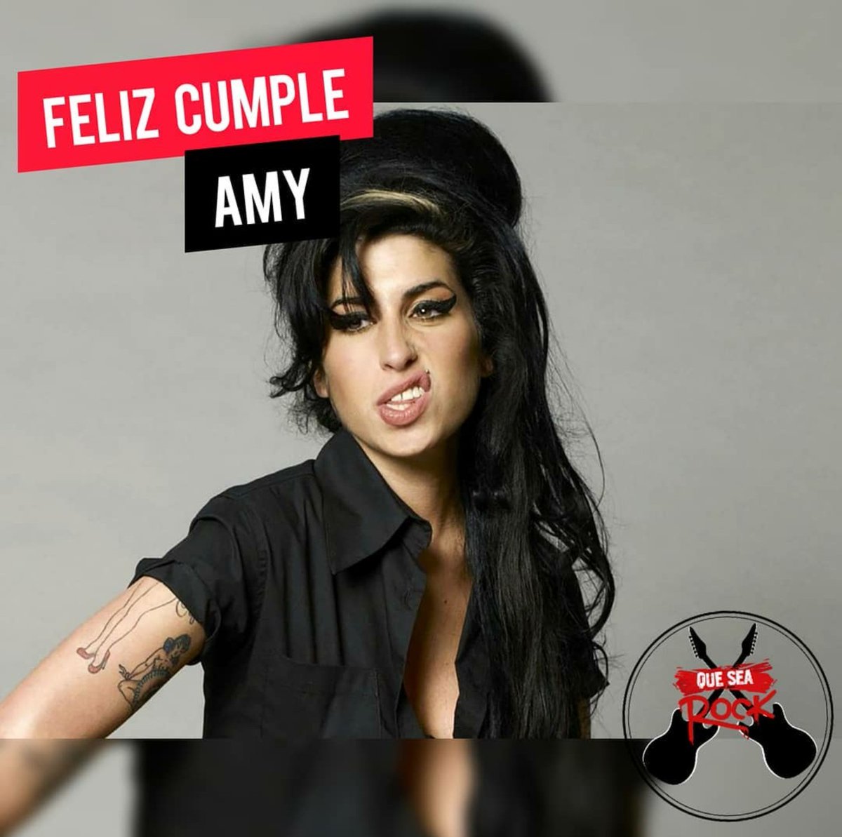 🎂Hoy es el aniversario de vida de Amy Jade Winehouse.
Nacida en Londres un 14 de Septiembre de 1983.
🎙️Cantante, compositora de géneros como el Jazz,R&amp;b,Soul y Ska, su registro vocal poderoso y profundo hacen de ella una artista inconfundible.
 #amywinehouse
 #QueSeaRock