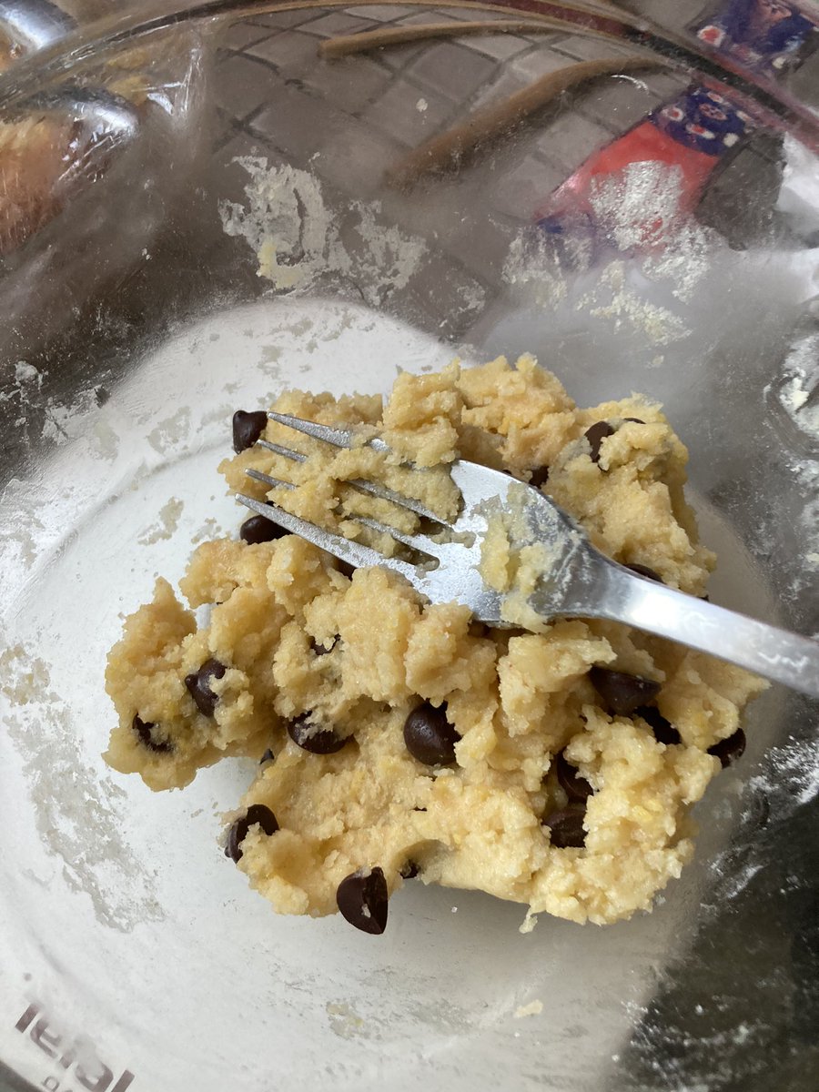_aelle_'s tweet photo. I’m making cookies :)  next time I’ll make muffins for @SaintsofGames ✨ https://t.co/RgxM1ouEWb