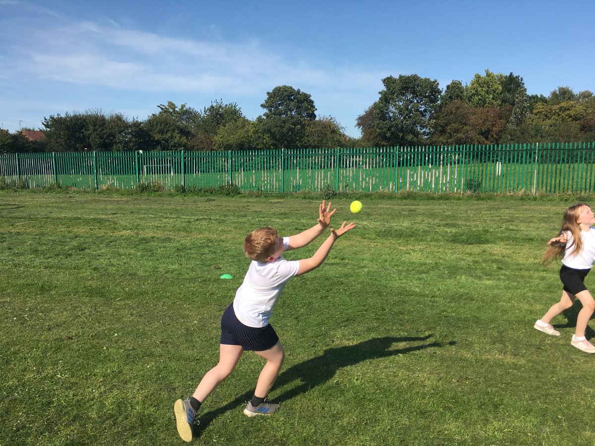 SpringCottagePS's tweet image. Athletics and Cricket for #springcottage5T and #springcottage5L this afternoon 🏃‍♂️ 🏃‍♀️ 🏏 #springcottagesports