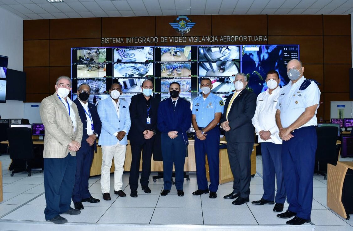 CIAArd's tweet photo. Nuestro Director, Gral. de Brig. Piloto Enmanuel Souffront Tamayo FARD, asiste a importante encuentro en la sede del CESAC junto a las autoridades aeronáuticas Nacionales e internacionales. https://t.co/5pEoitSTck