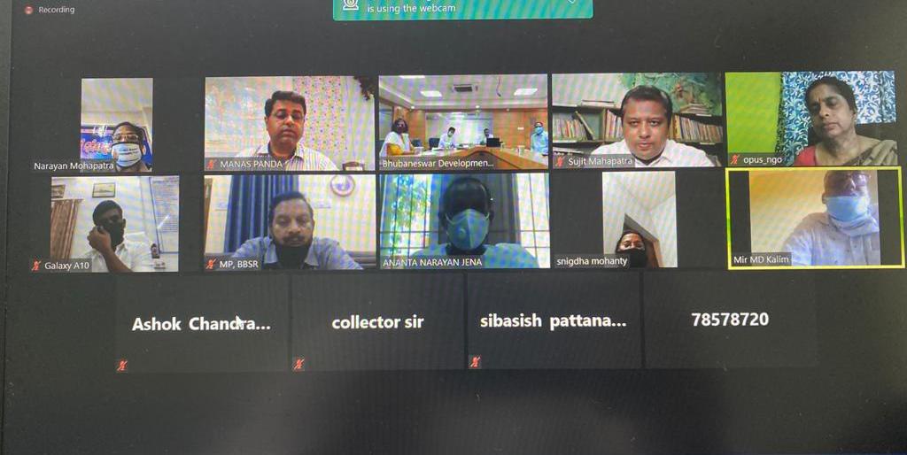 stpibbsr's tweet photo. Sh.Manas Panda,Director @stpibbsr while attending the #Smart City Advisory Forum Meeting of @BSCL_BBSR suggested on launching an Idea challenge on Smart solutions by @stpiepbbs &amp; deliberated on status of #ICOMC,#SMART Communications &amp; other ongoing projects.#STPIINDIA @rsprasad https://t.co/MD06KEC6HF