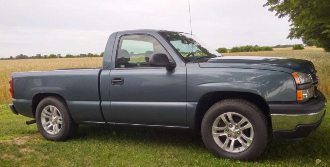 OPP_WR's tweet photo. Have YOU seen this pickup truck? It was stolen from a driveway on Norfolk County Road 19 West in Windham @NorfolkCountyCA. Anyone with information, please call the #OPP at 1-888-310-1122 or @hncrimestoppers at 1-800-222-8477. #NorfolkOPP ^es https://t.co/3XHVpJ4CmG