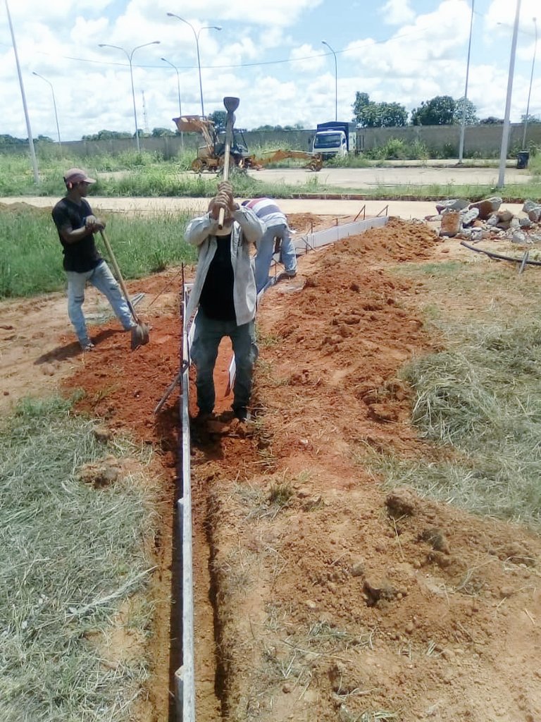 SecretariaInfrM's tweet photo. #RUTA2020 | Gracias a la gestión de nuestra presidente @NicolasMaduro y a nuestra Gobernadora Yelitze Santaella @_LaAvanzadora Continuamos con la rehabilitación del Hospital de Aguasay, con la construcción de brocales en la parte interna.
#ContinuamosAvanzando
@GobMonagas_ https://t.co/sUZShjcenZ