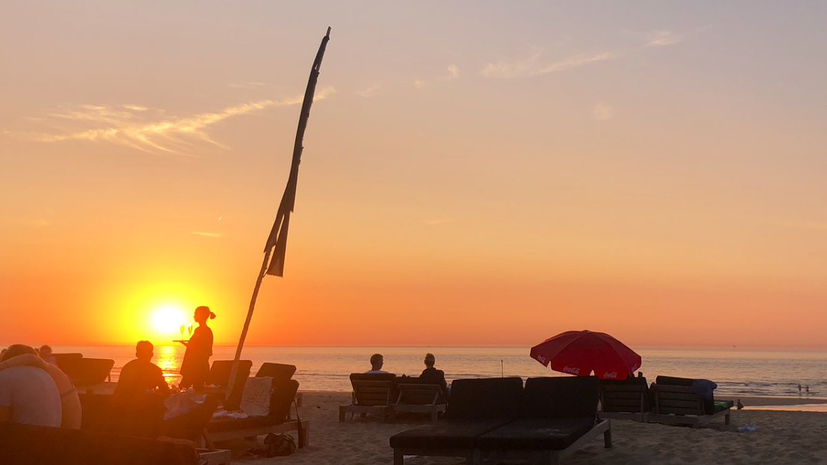 Just in time 🇾🇪☀️#Sunset 🏖⛵️ #TheHague 🙌 <a href="/Whoosahbeach/">Whoosah</a>
