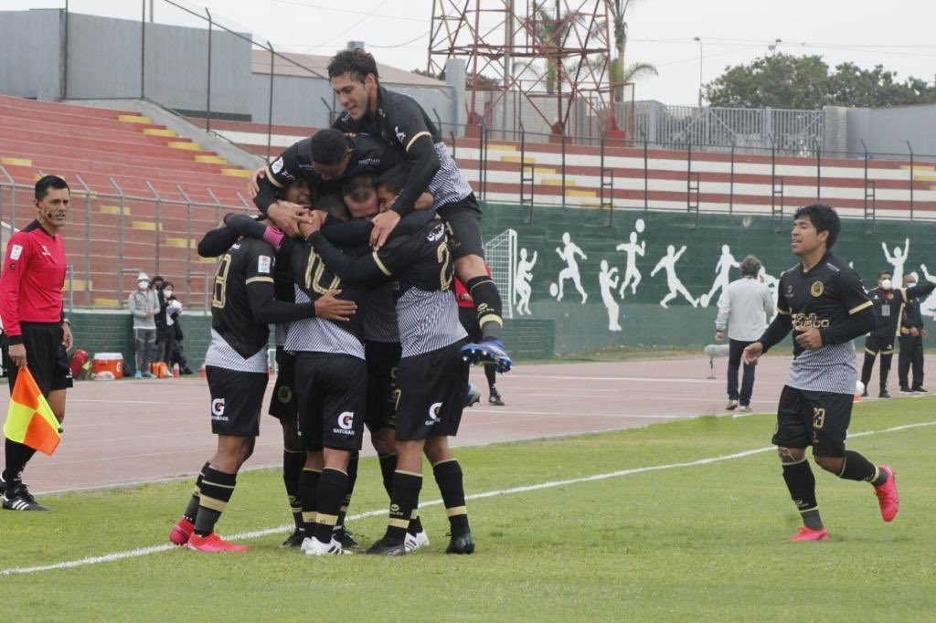 JuliopmDaniel's tweet photo. 🏆🇵🇪| USMP 1-2 Cusco FC 
Cusco derrotó a la San Martín que sigue sin poder ganar desde la reanudación del fútbol peruano, en el estadio Miguel Grau del Callo.
📸 Prensa Liga 1
#usmp #sanmartin #cuscofc #liga1🇵🇪 https://t.co/0JAp2V6Ya5