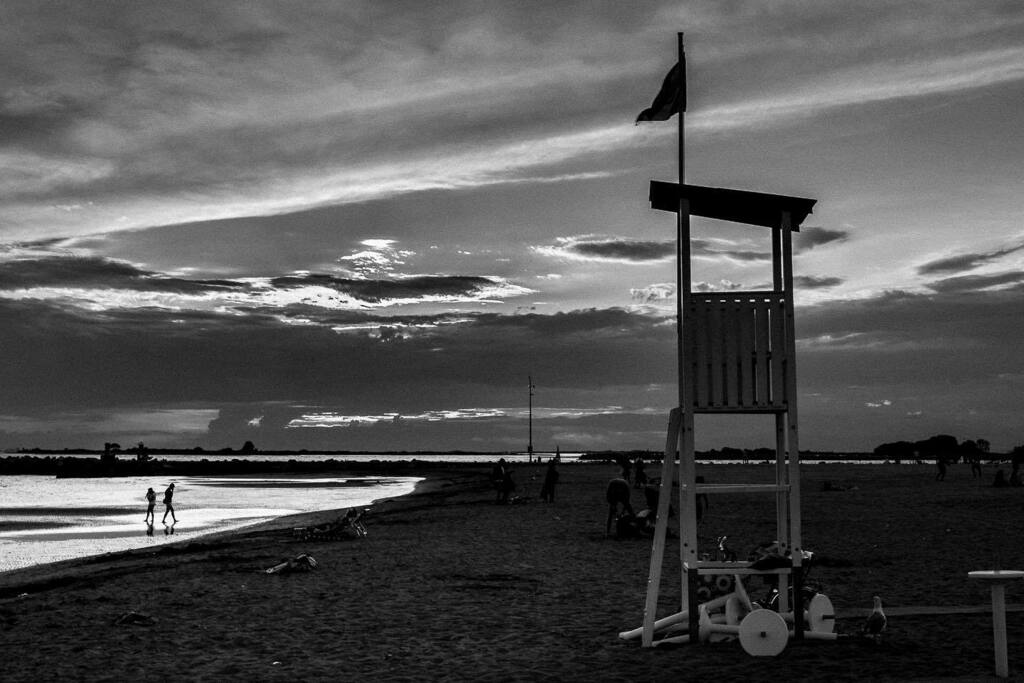 myneit's tweet photo. Lifeguard tower
.
#lifeguard #lifeguardtower #sea #beach #water #sand #evening #sunset #sunsetphotography #sunsetlovers #sunset_ilike #sundown #blackandwhite #blackandwhitephotography #bnw #bnwphotography #bnw_ilike https://t.co/QApONdXon4 https://t.co/ch4eowEWwM