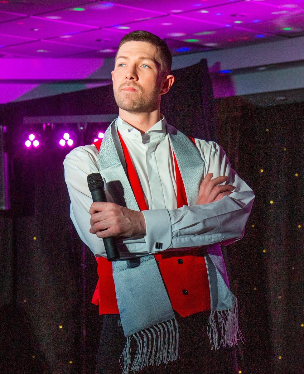 VerveEntertain_'s tweet photo. A huge HAPPY BIRTHDAY to principal cast member Gavin!  We hope you've had a fantastic day!  🎁🎈🎂🥂 https://t.co/jrZt90kC4A